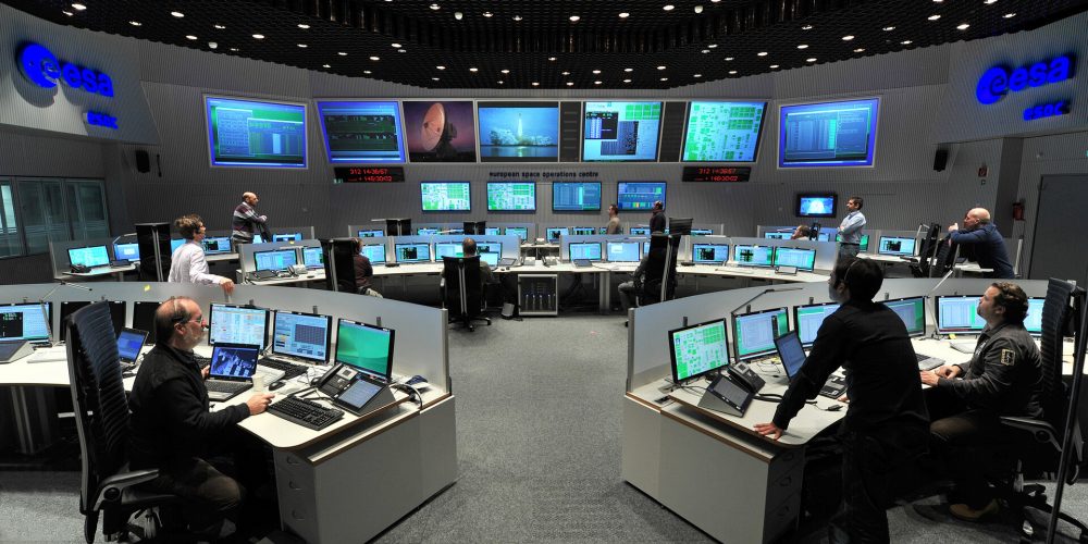 ESA_control_room_pillars